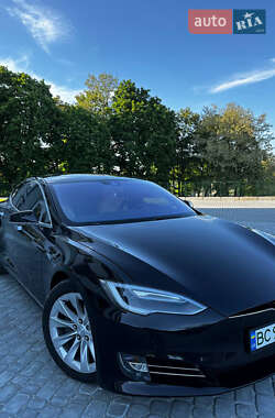 Лифтбек Tesla Model S 2016 в 