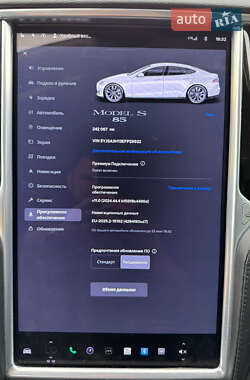 Лифтбек Tesla Model S 2014 в 