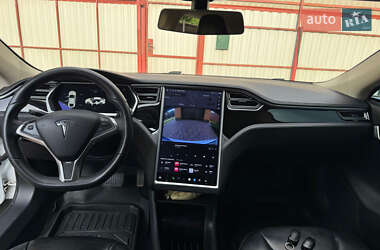 Лифтбек Tesla Model S 2014 в 