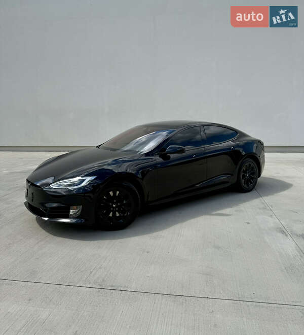 Лифтбек Tesla Model S 2018 в Луцке