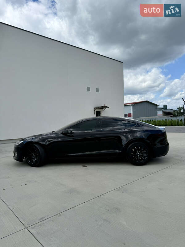 Лифтбек Tesla Model S 2018 в Луцке