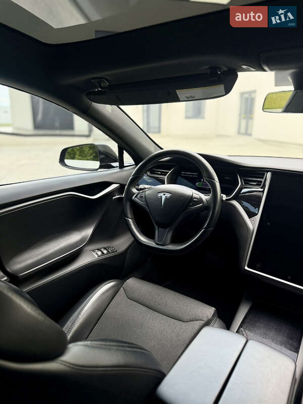 Лифтбек Tesla Model S 2018 в Луцке