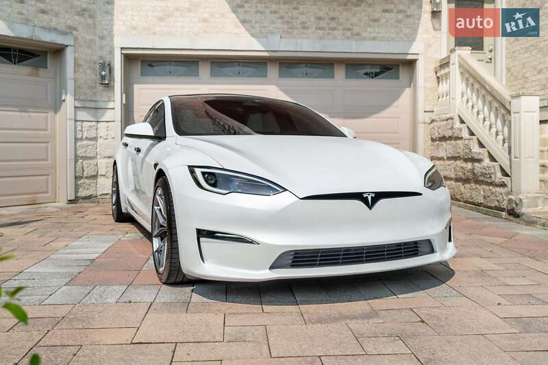 Лифтбек Tesla Model S 2024 в 