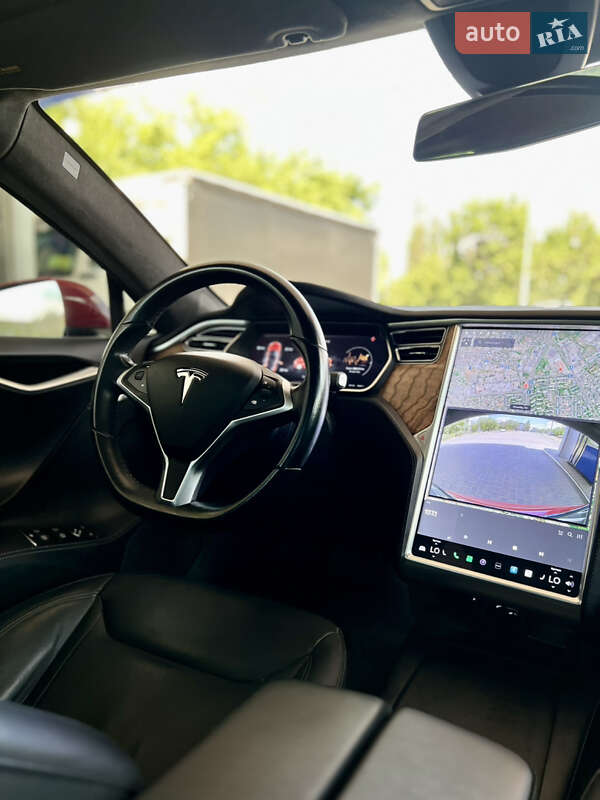 Лифтбек Tesla Model S 2016 в Николаеве