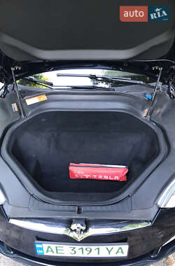Ліфтбек Tesla Model S 2015 в 