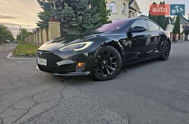 Лифтбек Tesla Model S 2017 в 