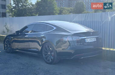Ліфтбек Tesla Model S 2015 в 