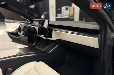 Лифтбек Tesla Model S 2022 в 