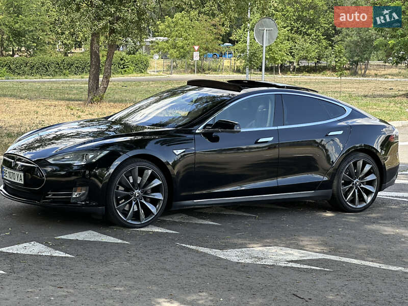 Лифтбек Tesla Model S 2014 в Николаеве