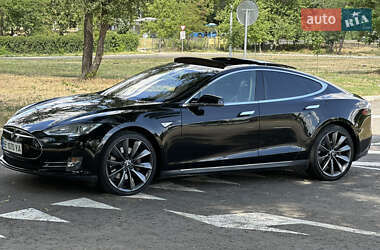 Лифтбек Tesla Model S 2014 в 