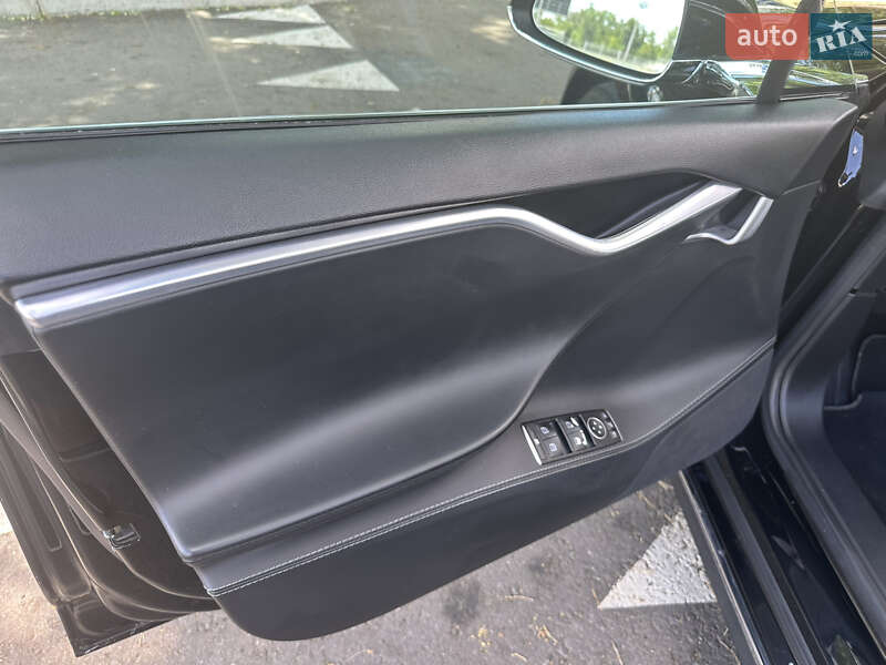 Лифтбек Tesla Model S 2014 в Николаеве