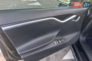Лифтбек Tesla Model S 2014 в 
