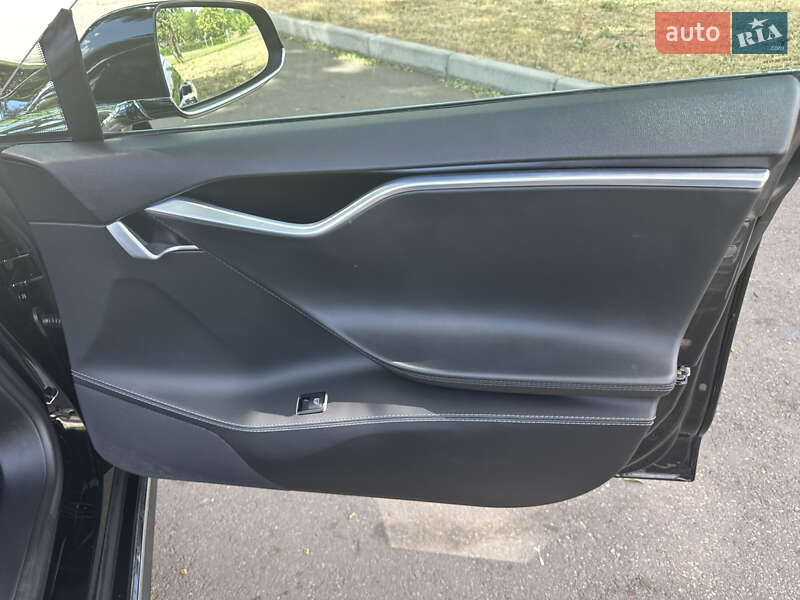 Лифтбек Tesla Model S 2014 в Николаеве