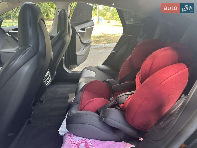 Лифтбек Tesla Model S 2014 в Николаеве