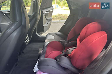 Лифтбек Tesla Model S 2014 в 