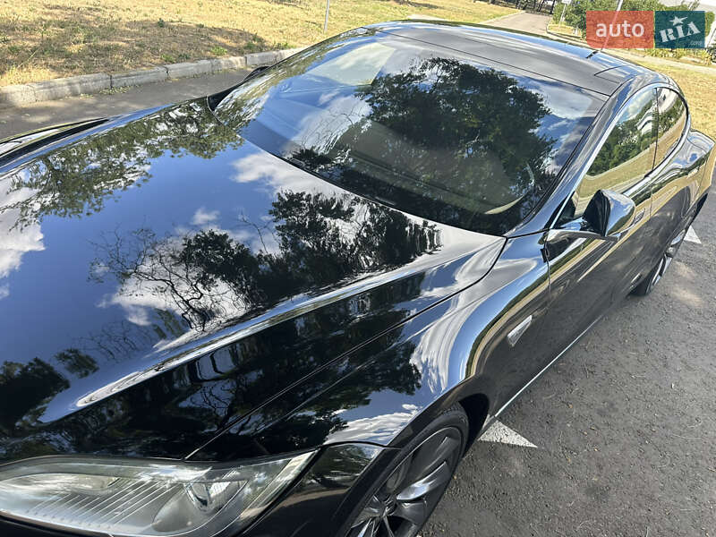Лифтбек Tesla Model S 2014 в Николаеве