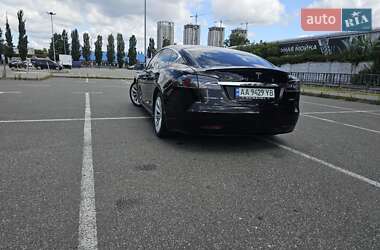 Лифтбек Tesla Model S 2018 в Киеве