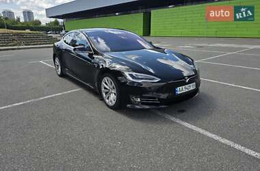 Лифтбек Tesla Model S 2018 в 
