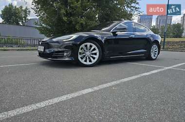 Лифтбек Tesla Model S 2018 в 