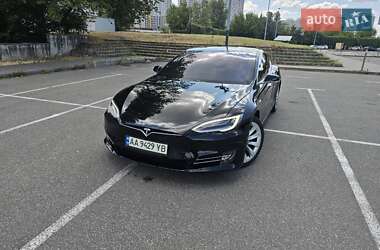 Лифтбек Tesla Model S 2018 в Киеве