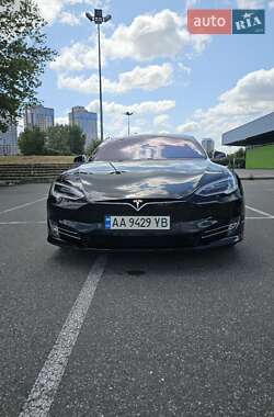 Лифтбек Tesla Model S 2018 в Киеве