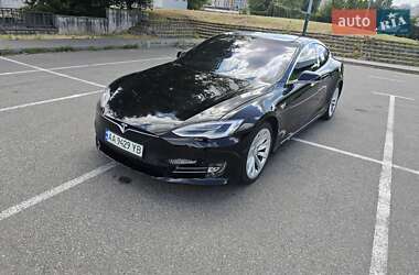 Лифтбек Tesla Model S 2018 в Киеве