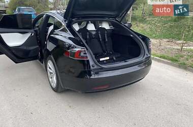 Лифтбек Tesla Model S 2018 в Киеве