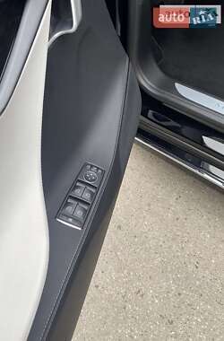 Лифтбек Tesla Model S 2018 в Киеве