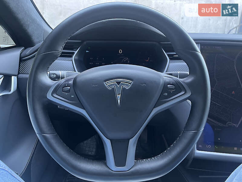 Лифтбек Tesla Model S 2018 в Киеве