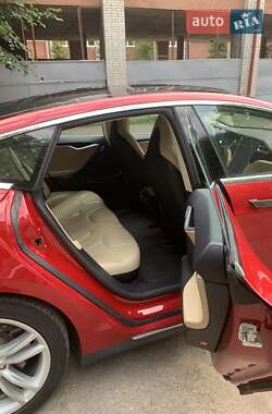 Ліфтбек Tesla Model S 2013 в 