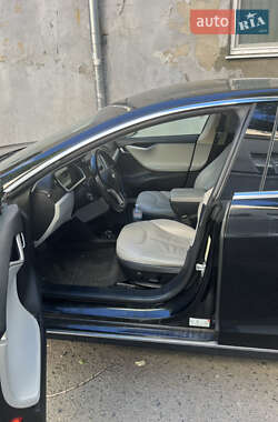Лифтбек Tesla Model S 2012 в 