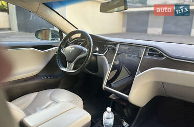 Лифтбек Tesla Model S 2012 в 