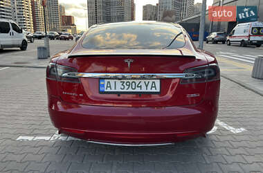 Лифтбек Tesla Model S 2015 в 