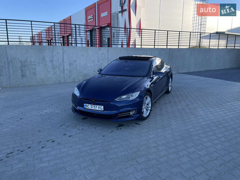 Лифтбек Tesla Model S 2016 в Дрогобыче