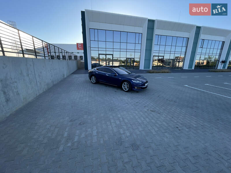Лифтбек Tesla Model S 2016 в Дрогобыче