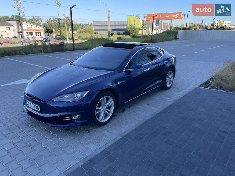 Лифтбек Tesla Model S 2016 в Дрогобыче