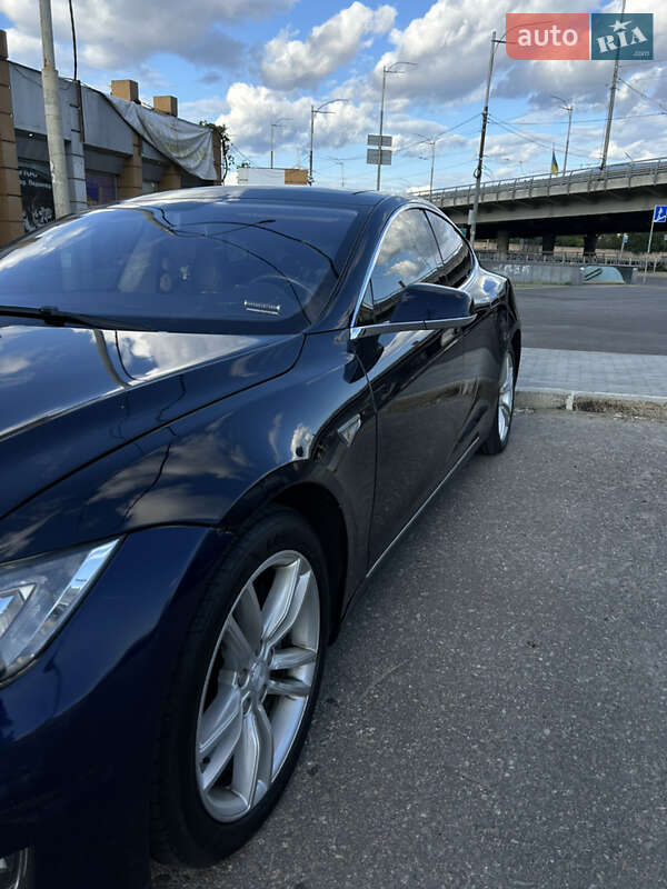 Ліфтбек Tesla Model S 2014 в Києві