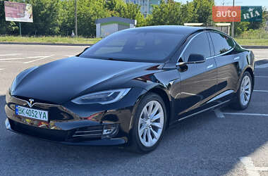Tesla Model S 2018
