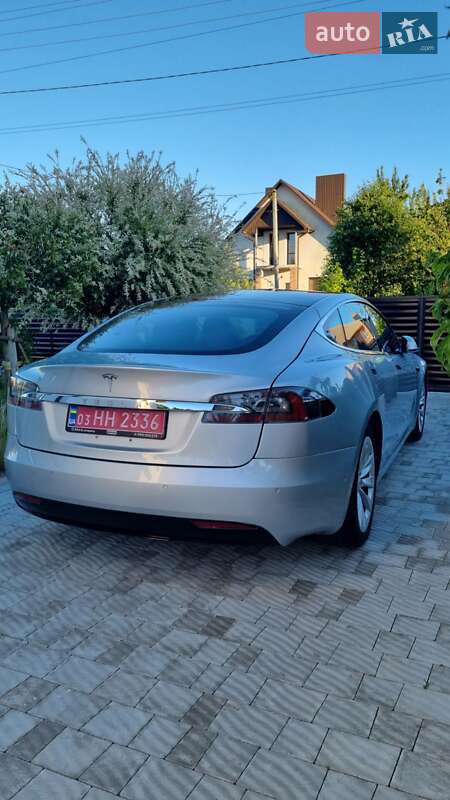 Лифтбек Tesla Model S 2016 в Луцке