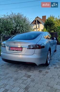 Лифтбек Tesla Model S 2016 в 
