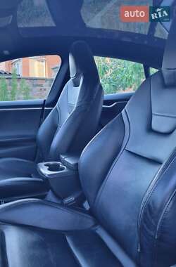 Лифтбек Tesla Model S 2016 в 