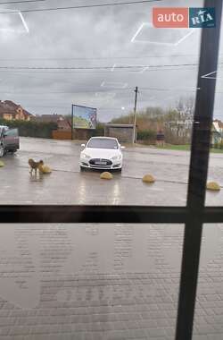 Tesla Model S 2016