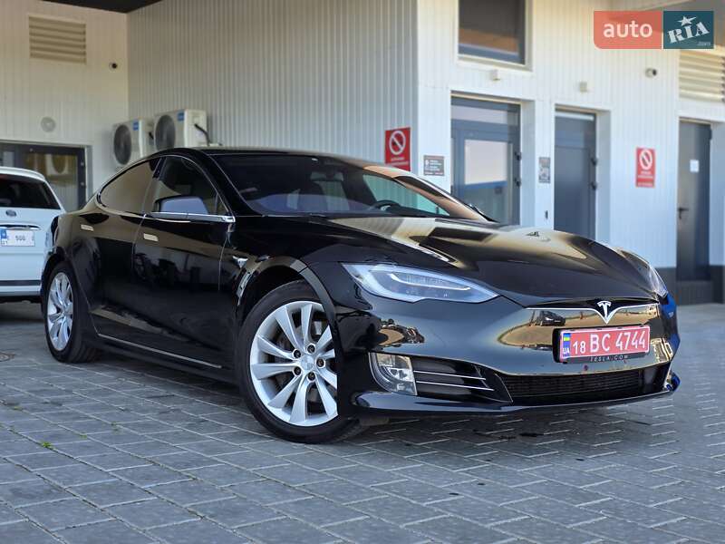 Tesla Model S 2018