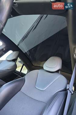Лифтбек Tesla Model S 2018 в 