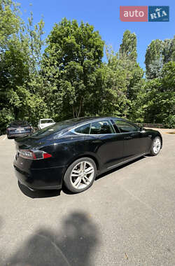 Лифтбек Tesla Model S 2013 в 