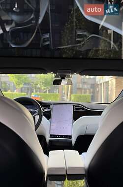 Лифтбек Tesla Model S 2017 в 