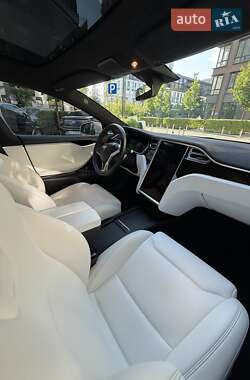 Лифтбек Tesla Model S 2017 в 