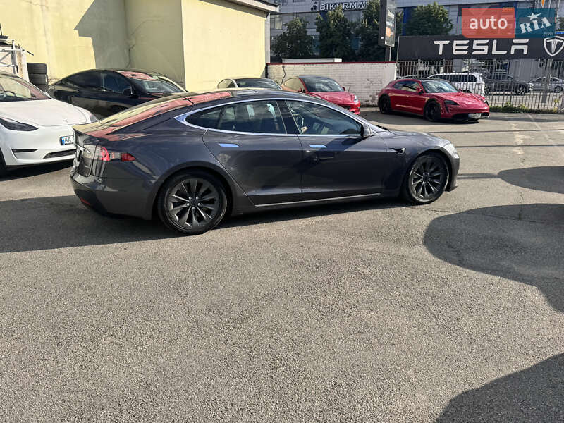 Ліфтбек Tesla Model S 2018 в Києві