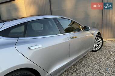 Лифтбек Tesla Model S 2017 в 