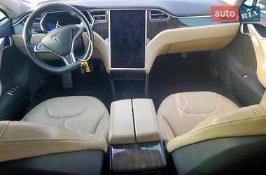 Ліфтбек Tesla Model S 2014 в 